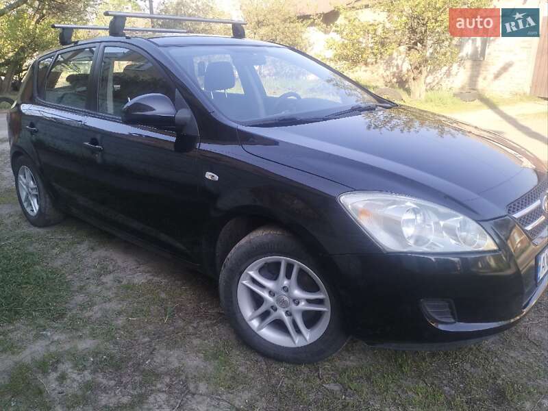 Kia Ceed (2007)