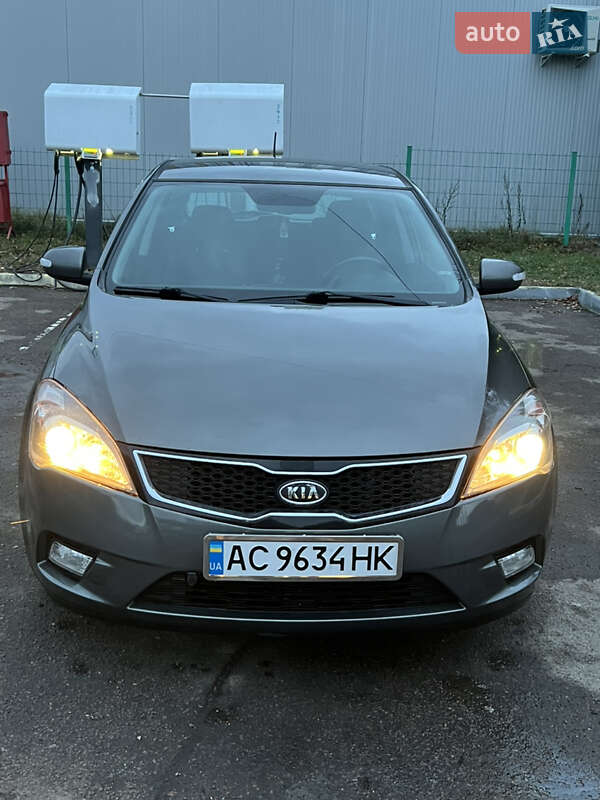 Kia Ceed (2010)