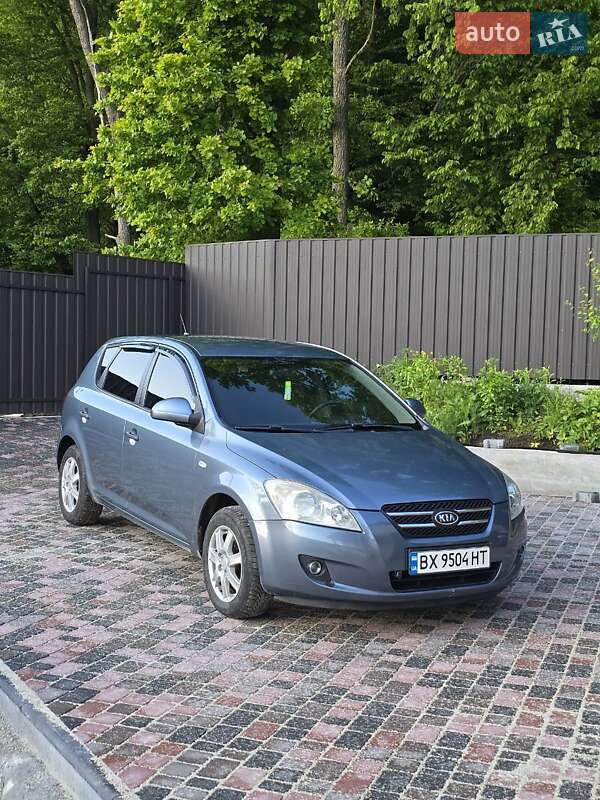 Kia Ceed (2007)