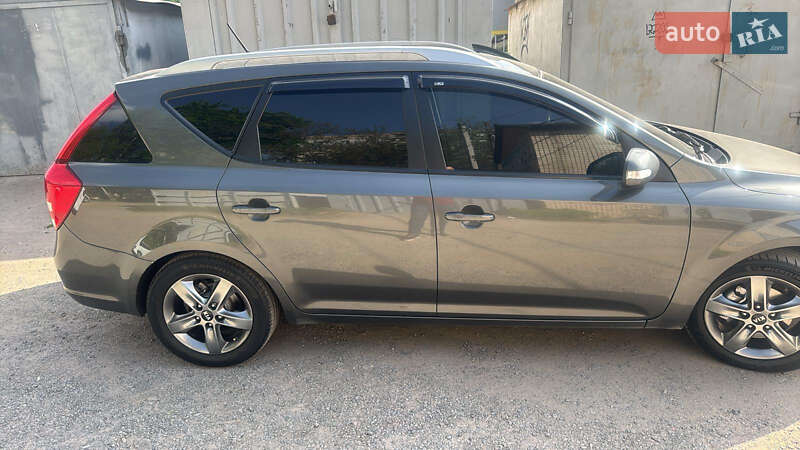 Kia Cee'd (2012)
