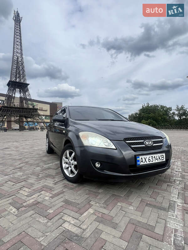 Kia Ceed (2007)