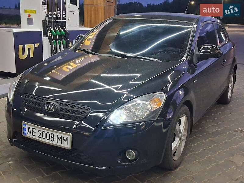 Kia Ceed (2008)