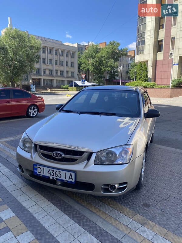 Kia Cerato (2005)