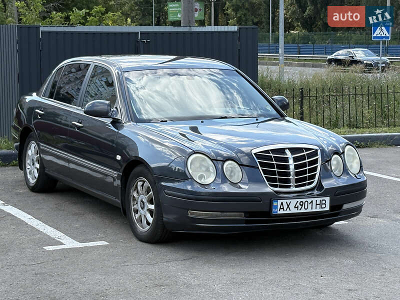 Kia Opirus (2005)