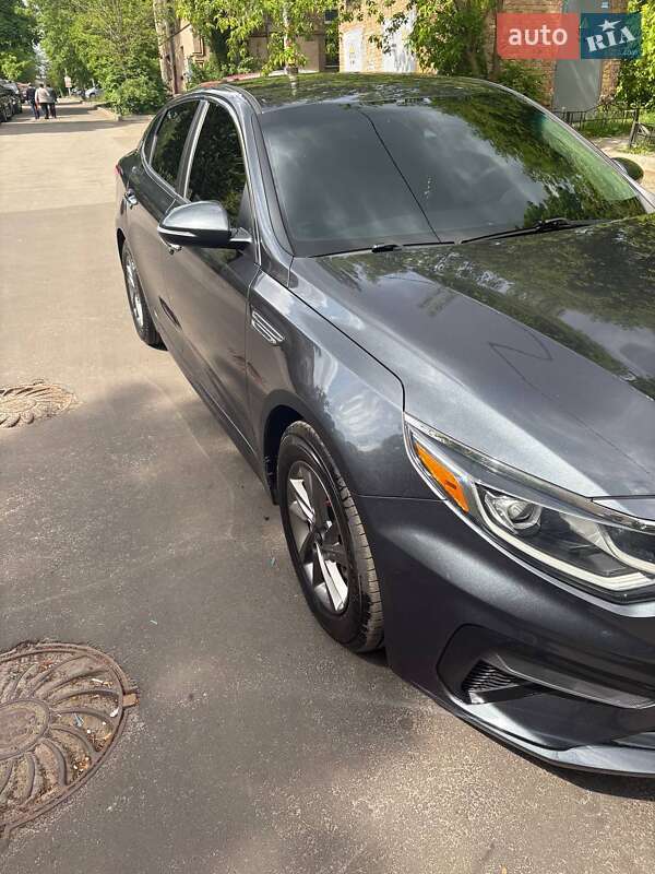 Kia Optima (2019)