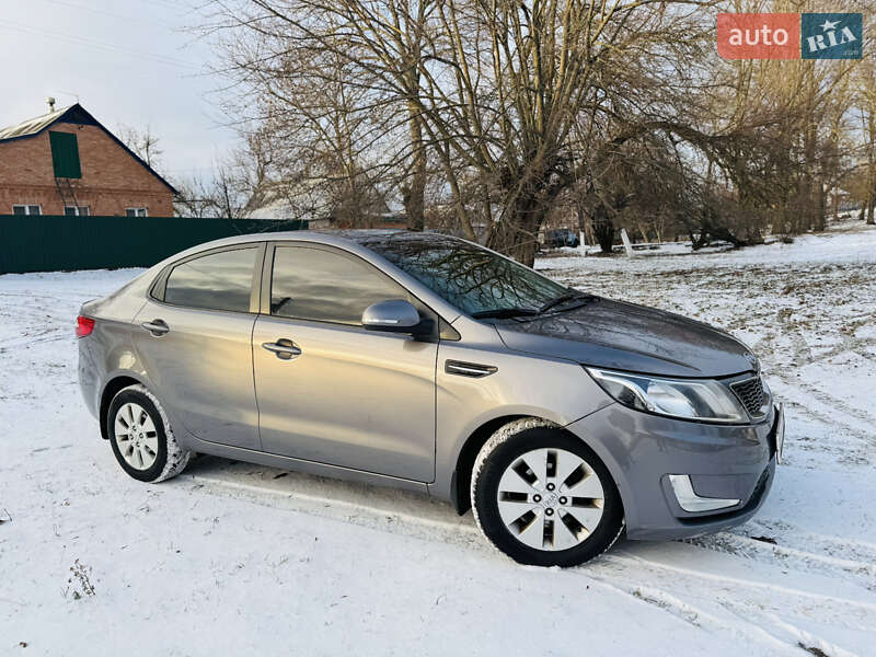 Kia Rio (2013)