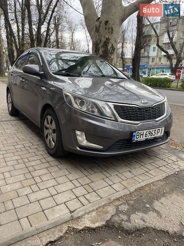 Kia Rio (2013)