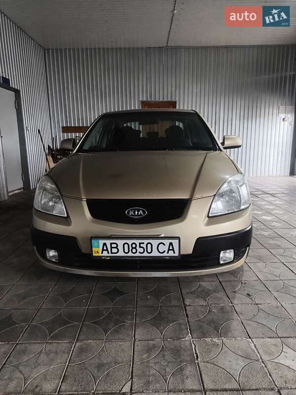 Kia Rio (2009)