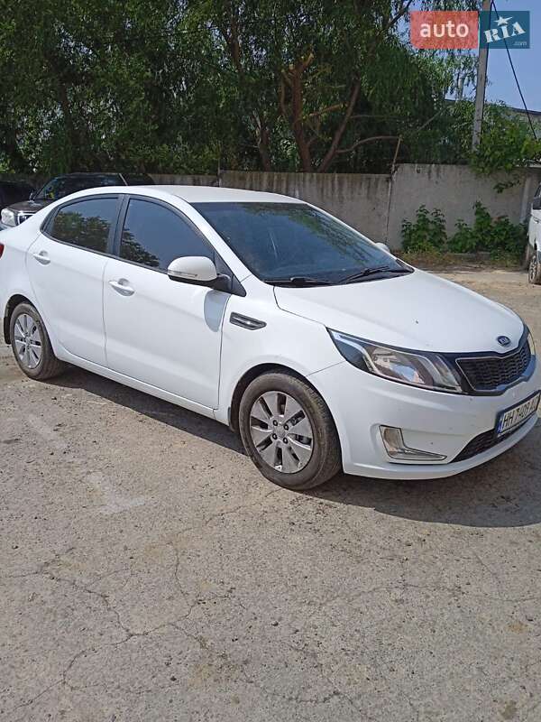 Kia Rio (2012)