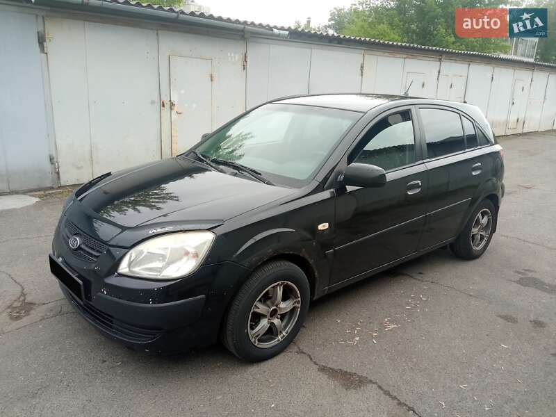 Kia Rio (2005)