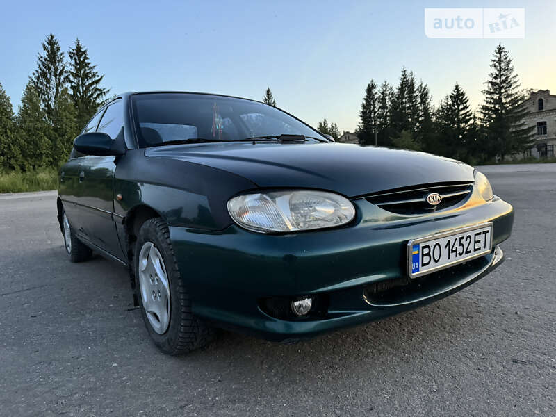 Kia Sephia (2000)
