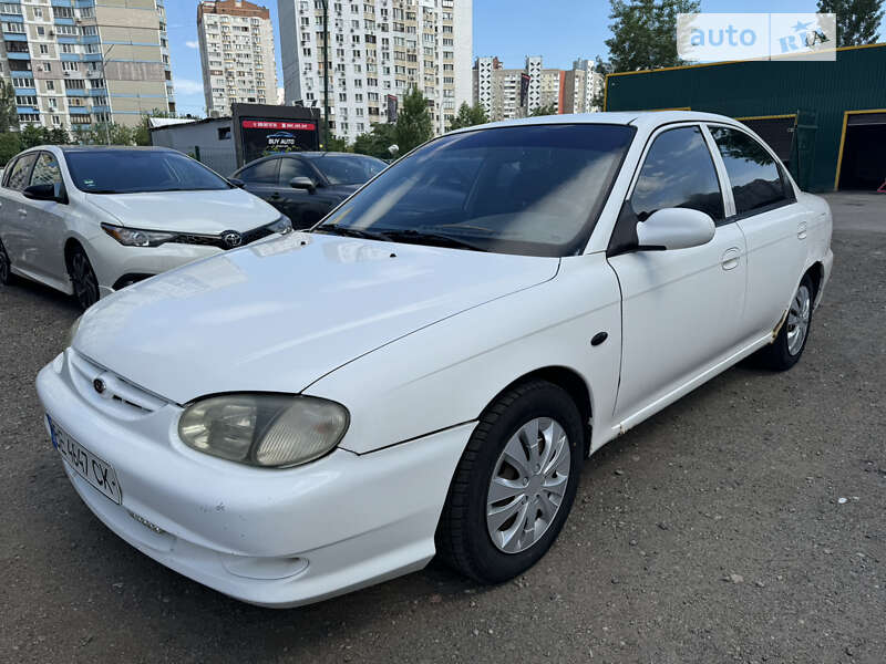 Kia Sephia (2001)