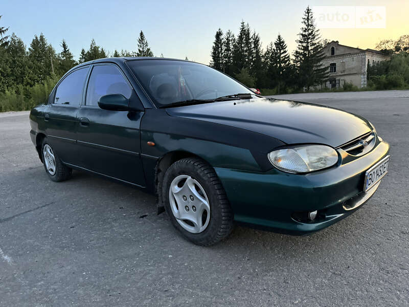 Kia Sephia (2000)