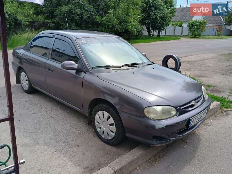 Kia Sephia (1999)