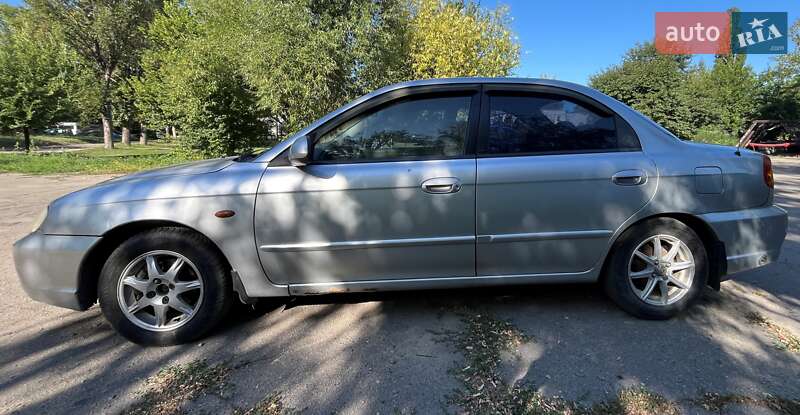 Kia Sephia (2003)