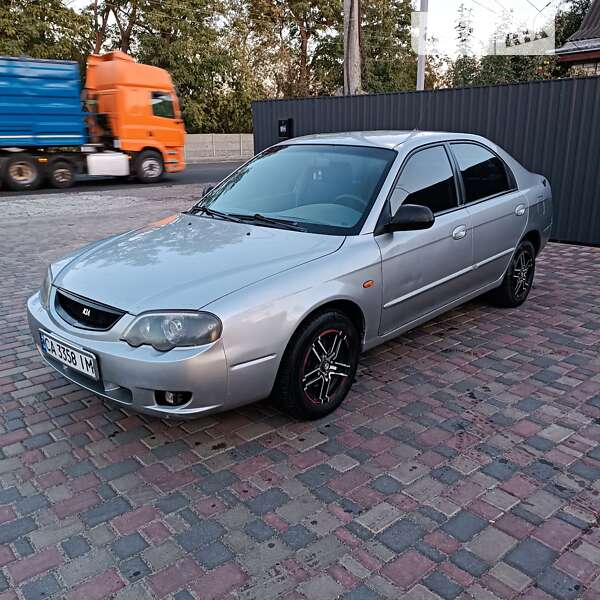 Kia Shuma (2003)