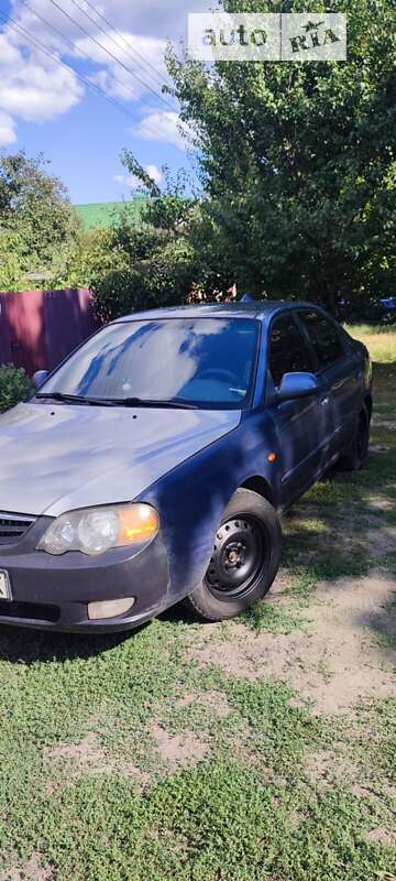 Kia Shuma (2004)