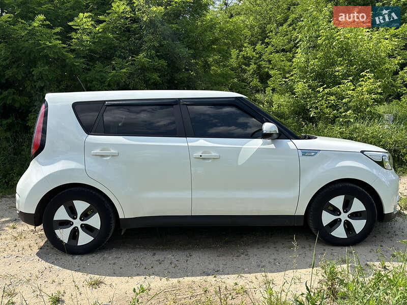 Kia Soul ev (2016)