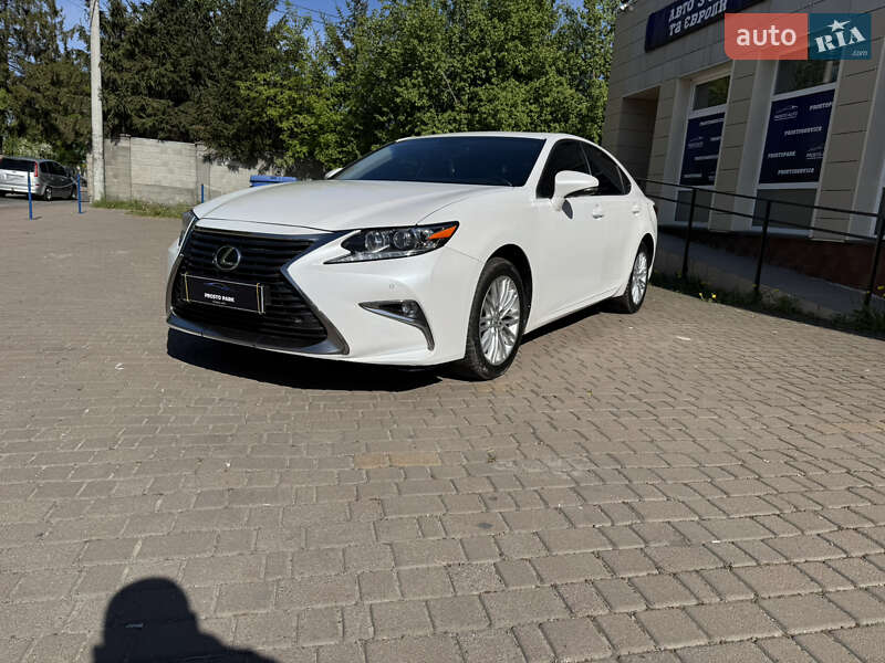 Lexus Es (2017)
