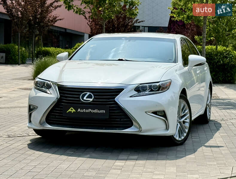 Lexus Es (2015)