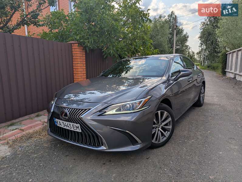 Lexus Es (2020)