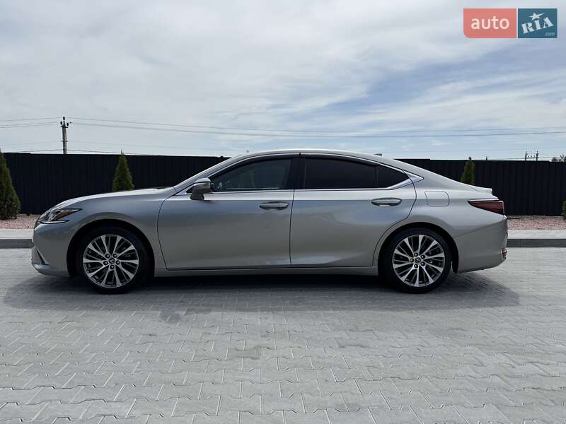 Lexus Es (2020)