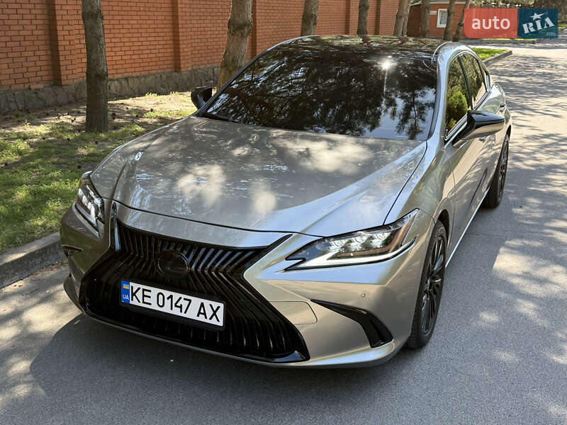 Lexus Es (2021)