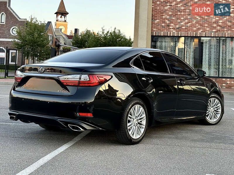 Lexus Es (2016)