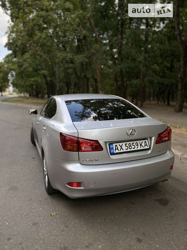 Lexus Is 220d (2005)