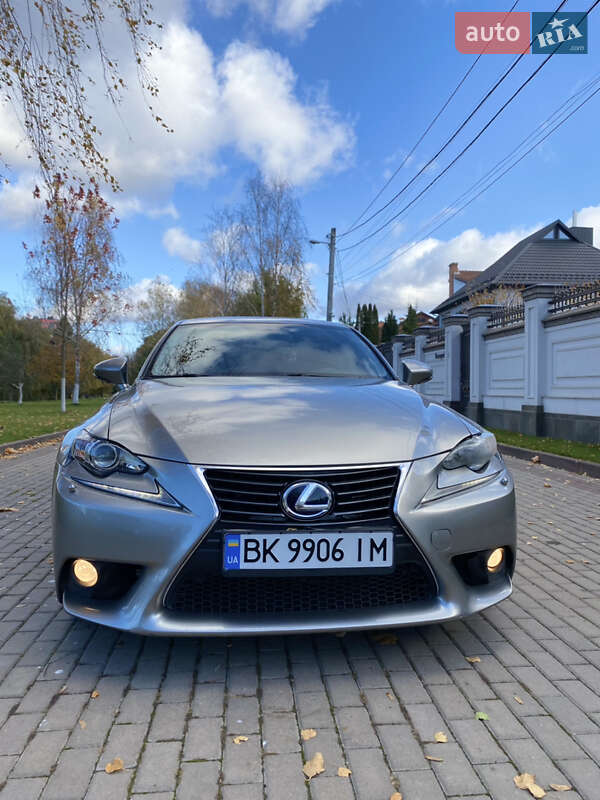 Lexus Is (2013)