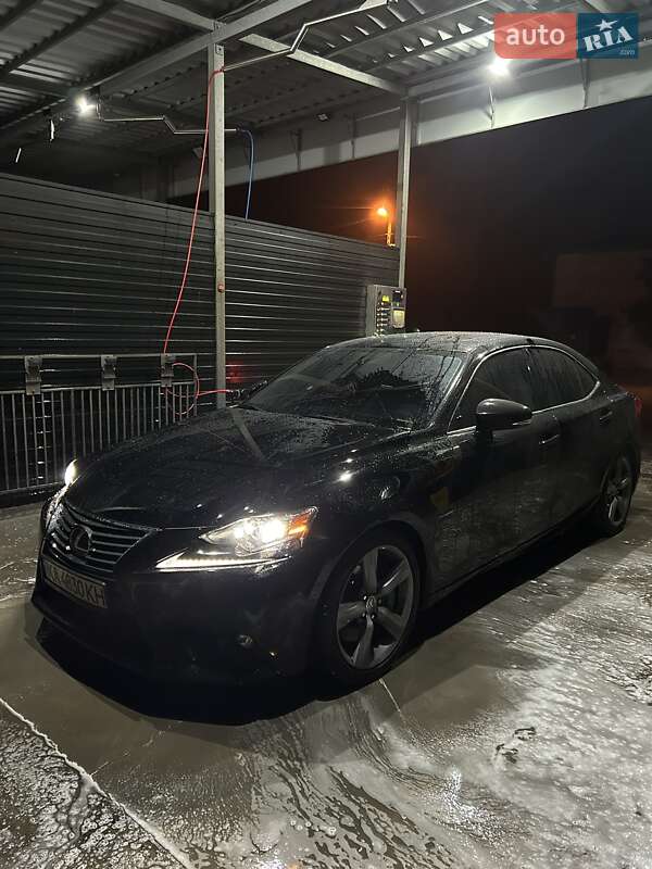 Lexus Is (2015)