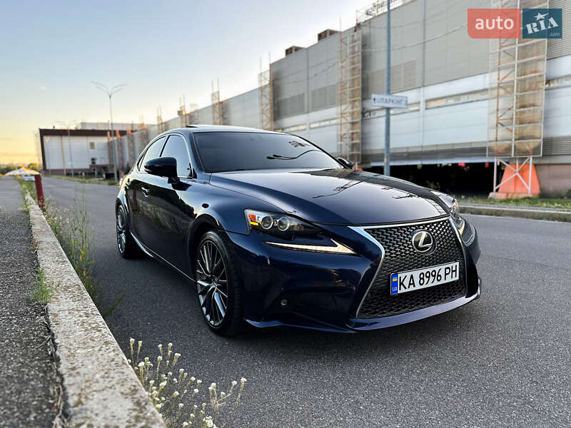 Lexus Is (2014)