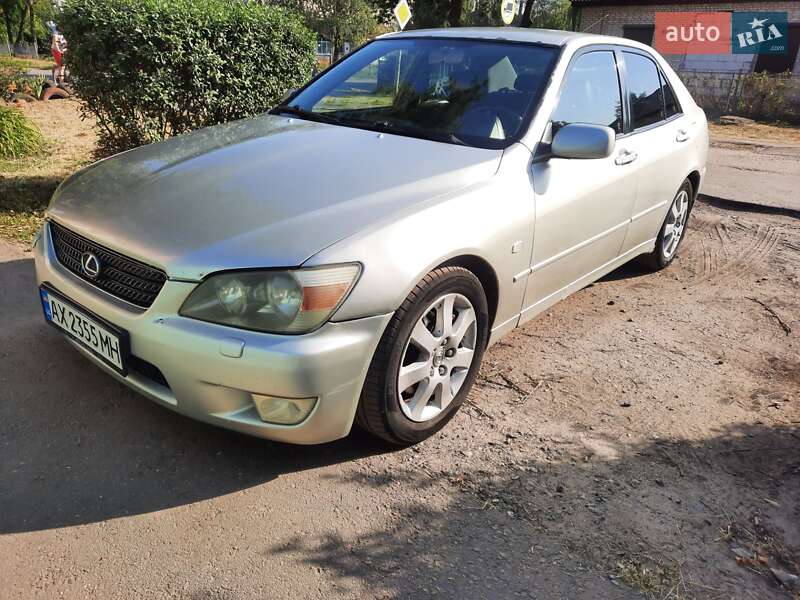Lexus Is (1999)