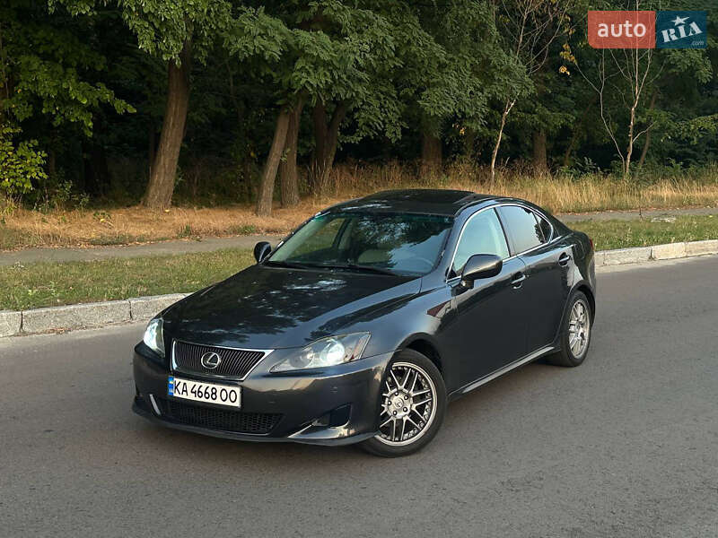 Lexus Is (2005)