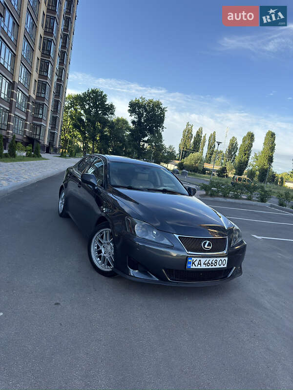 Lexus Is (2005)