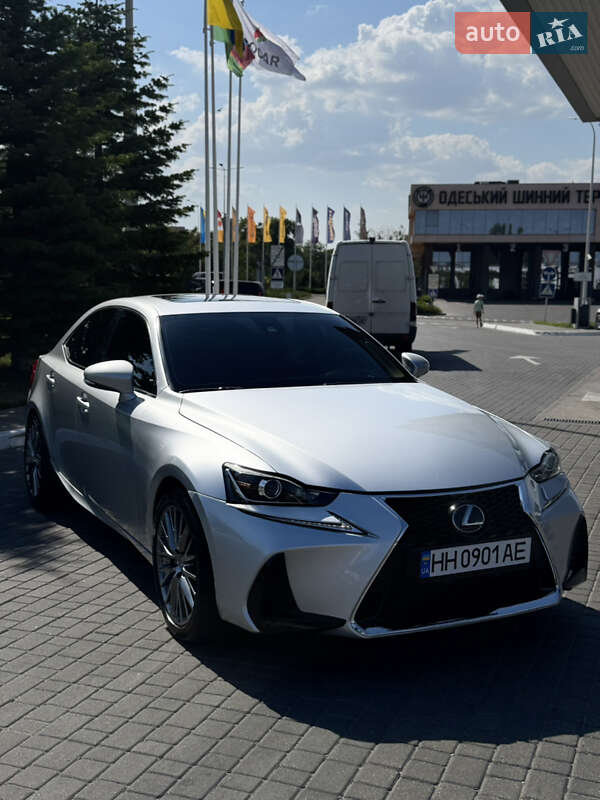 Lexus Is (2017)