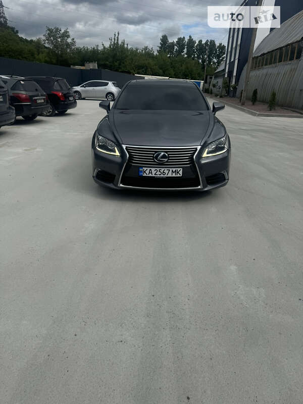 Lexus Ls (2016)