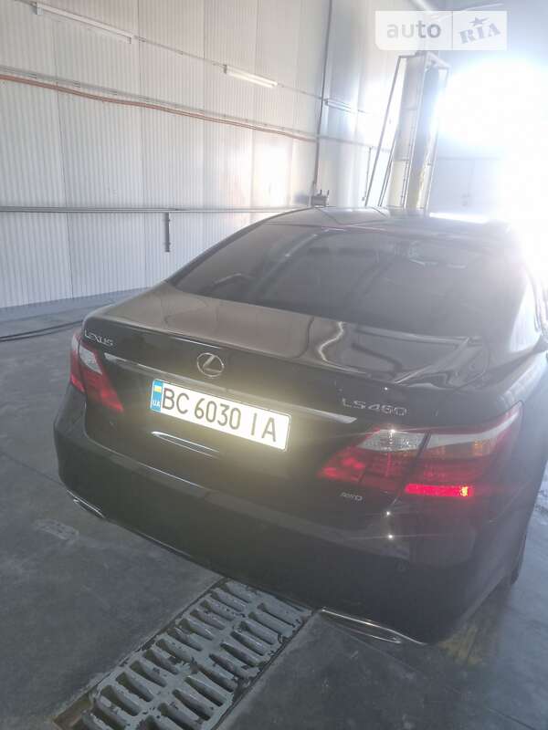 Lexus Ls (2010)