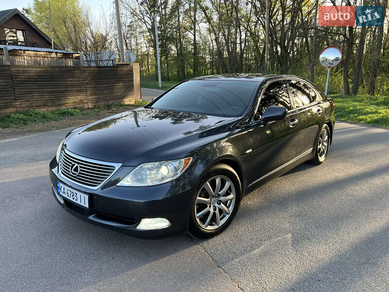 Lexus Ls (2008)