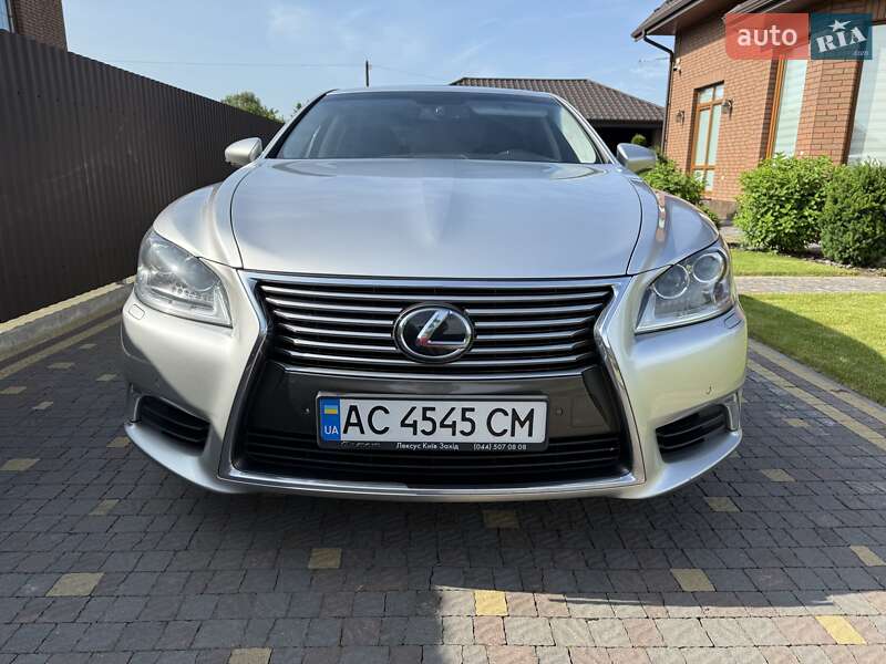 Lexus Ls (2014)