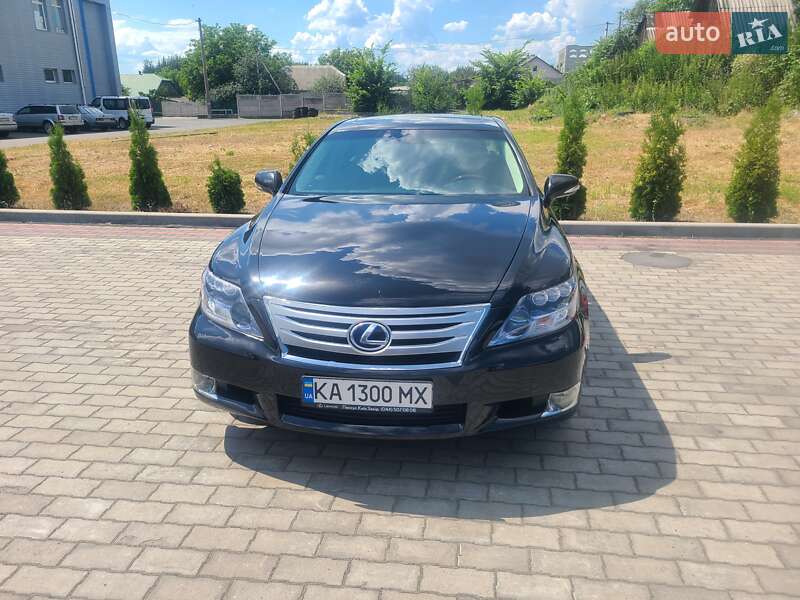 Lexus Ls (2011)