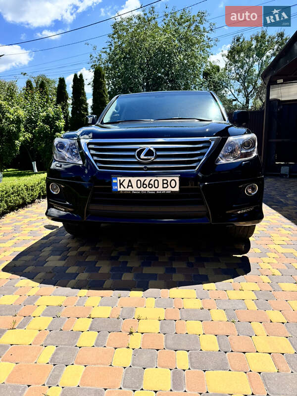 Lexus Lx (2011)