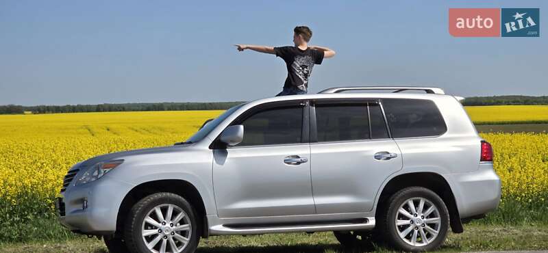 Lexus Lx (2011)