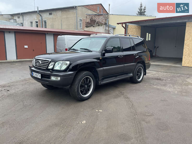 Lexus Lx (2004)