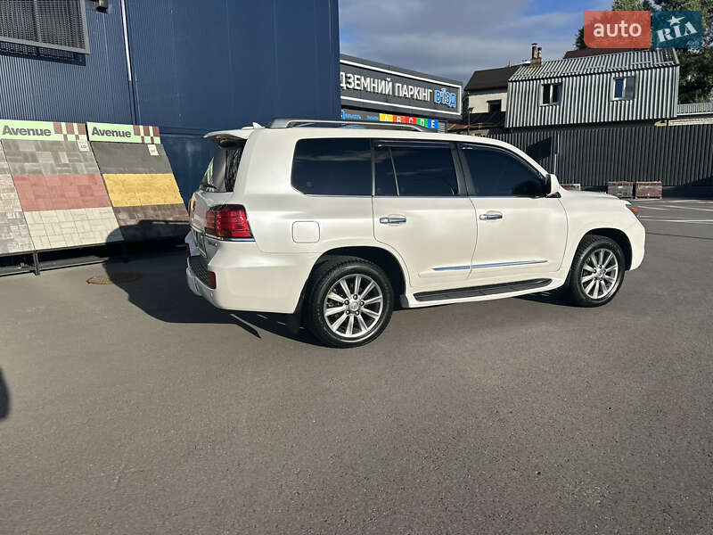 Lexus Lx (2011)