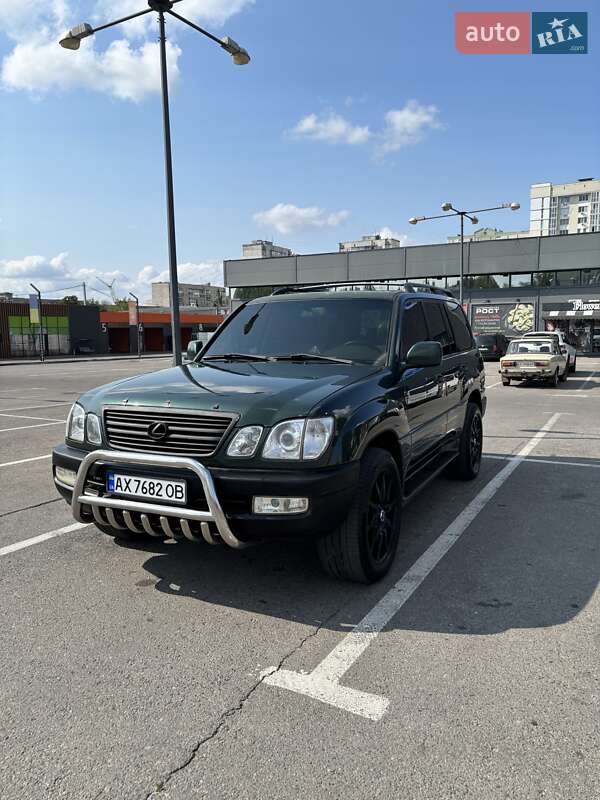 Lexus Lx (2004)