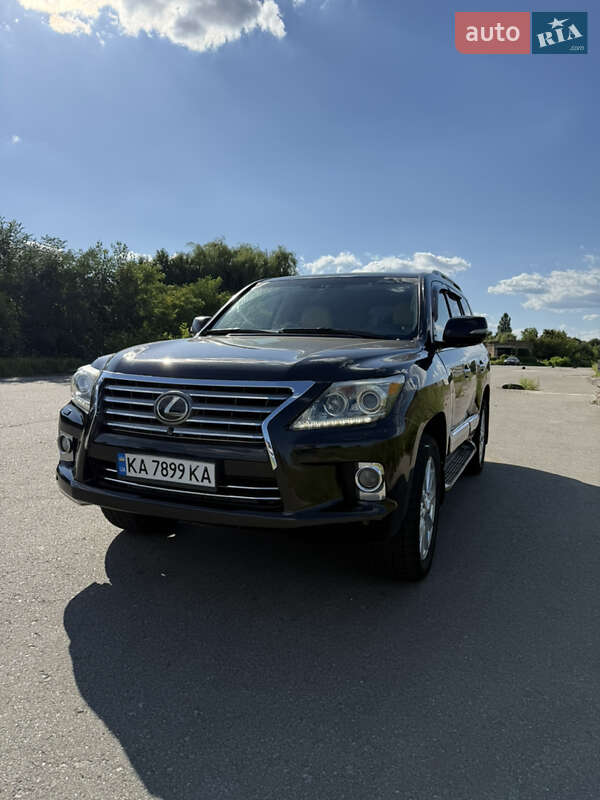 Lexus Lx (2013)