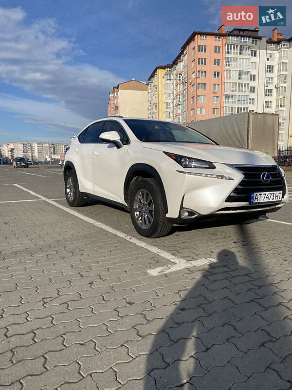 Lexus Nx (2015)