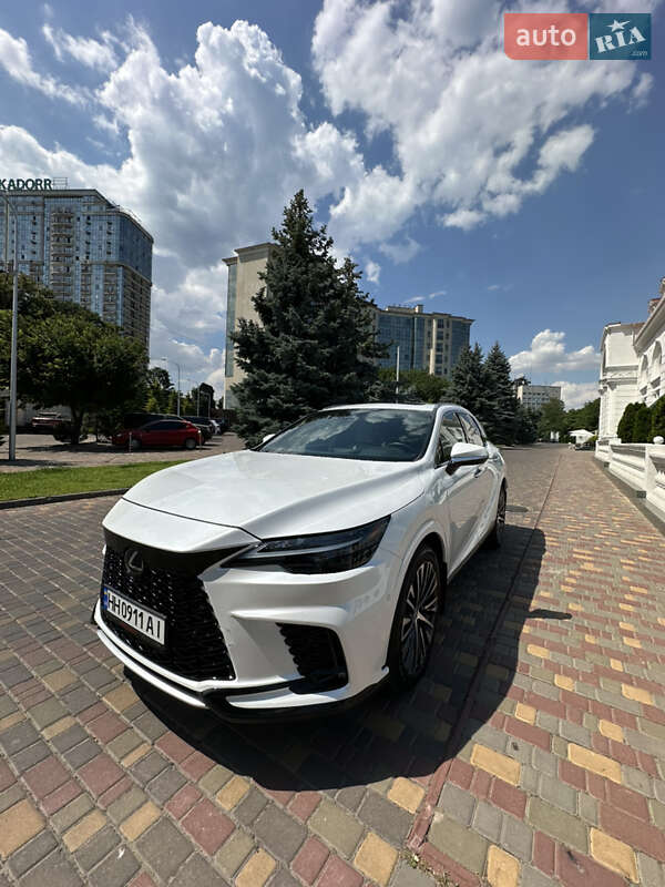Lexus Rx (2023)