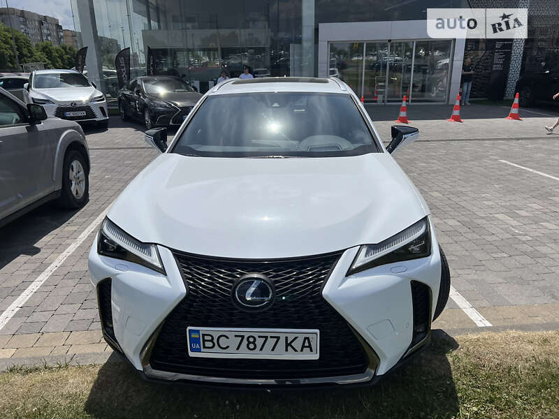 Lexus Ux (2020)